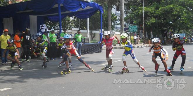 Kejuaraan Sepatu Roda Antar Klub Piala Wali Kota Malang VII di Jl. Kertanegara Malang, Sabtu (2/4)