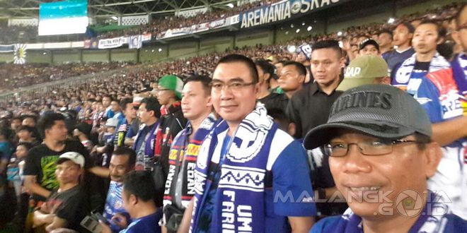 Wali Kota Malang H. Moch. Anton saat menyaksikan laga Arema di Stadion GBK Jakarta, Minggu (3/4)
