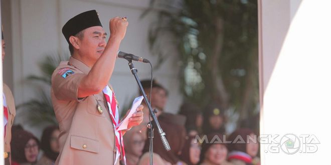 Kamabicab Gerakan Pramuka Kota Malang H. Moch. Anton saat memberikan sambutan dalam upacara Peringatan Hari Pramuka ke-55