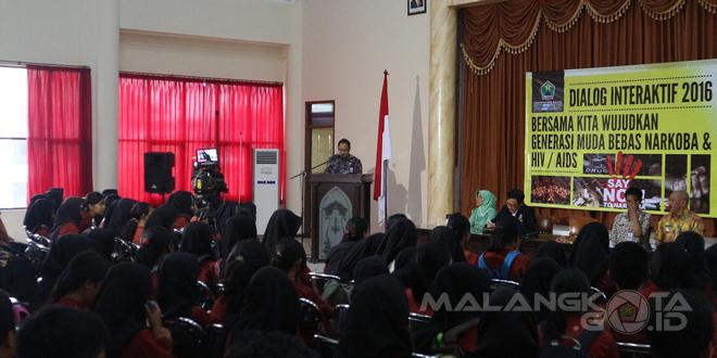 Kepala Dinas Kominfo Kota Malag Zulkifli Amrizal, S.Sos, M.Si membuka kegiatan dialog interaktif