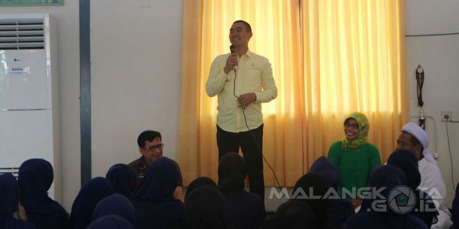 Walikota Malang H. Moch. Anton menyampaikan nasihat-nasihatnya di Pondok Pesantren An-Nissa Lapas Wanita Kelas IIA Sukun