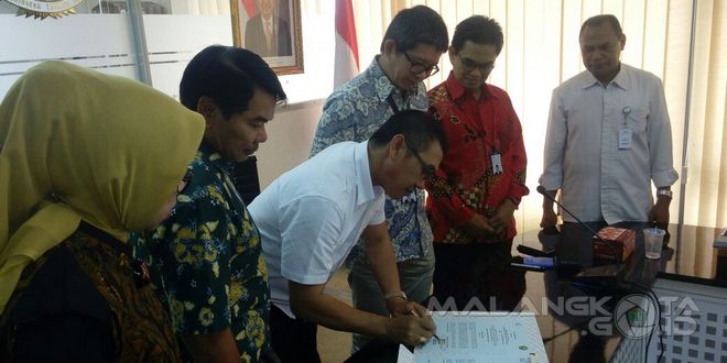 Walikota Malang H. Moch. Anton menandatangani nota kerjasama dengan Bekraf 