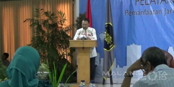 Kepala Bagian Tatalaksana pada Biro Organisasi Setda Provinsi Jawa Timur Ir. Dodong Martiar Mediantoko, M.Si menyampaikan pentingnya pelayanan publik yang optimal bagi masyarakat