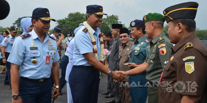 Jajaran Forkopimda juga menyambut kedatangan Pangkoopsau II Marsda TNI Umar Sugeng, S.IP, SE, MM