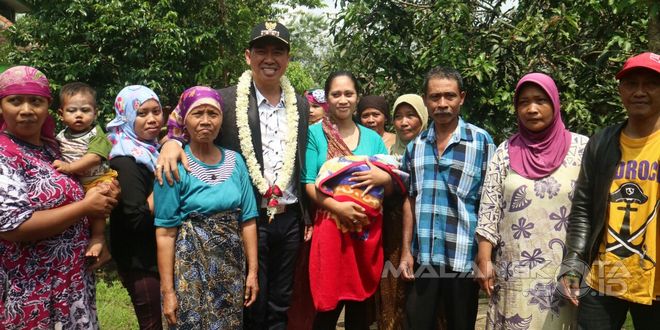 Walikota Malang foto bersama menyatu dengan warganya