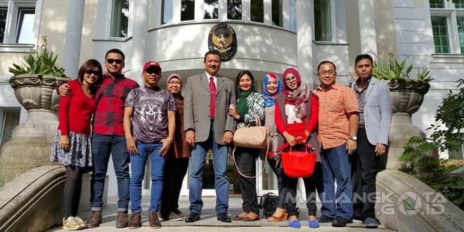 Para pengusaha dari Indonesia dan pejabat Pemkot Malang dalam kunjungannya di KBRI Austria, Rabu (6/5)